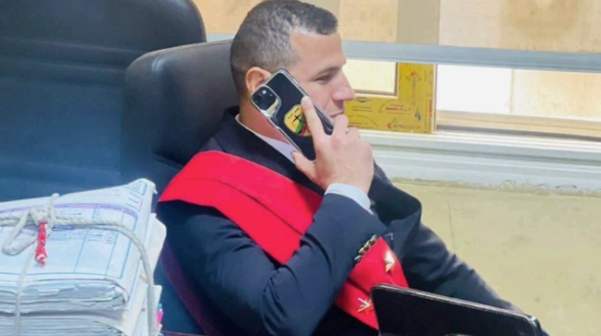 صورة مميزة: مصر.. محامي “القاضي المزيف” يكشف لـRT مفاجآت مثيرة قد تغير مسار القضية