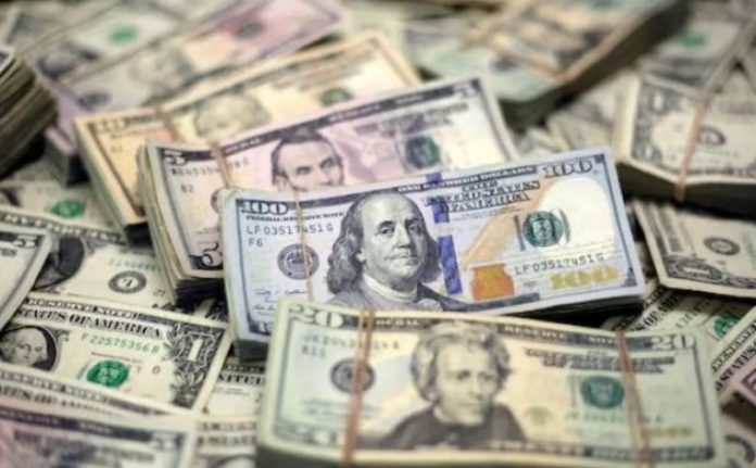استقرار الدولار مع ترقُّب بيانات التضخم الأميركية وتراجع رهانات رفع الفائدة