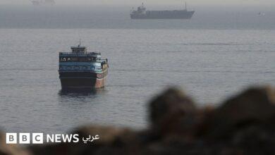 الجيش الأمريكي يستهدف سفينة خرقت حصار الموانئ، والنفط يصعد بعد إعلان إيران استمرار إغلاق هرمز