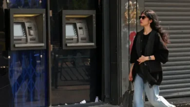 الضغط الاقتصادي على إيران يتصاعد… وكلفة الحرب تلاحق ترامب في الداخل