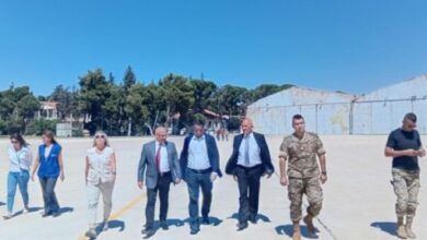 النابلسي سلم قافلة مساعدات أردنية الى المدير الاقليمي لبرنامج الاغذية في قاعدة رياق