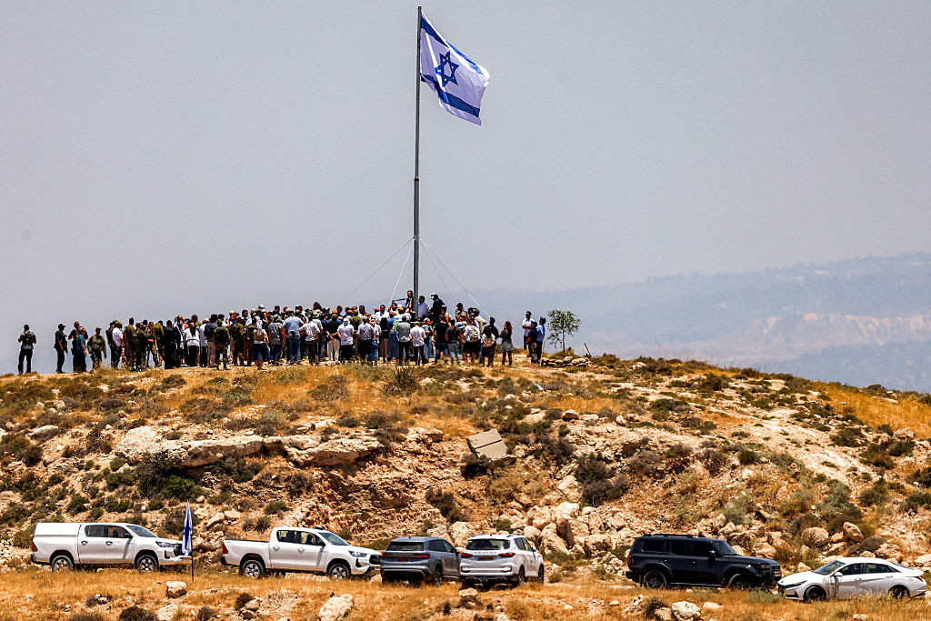 انتهاك حقوق الفلسطينيين هدف إسرائيلي وصولًا إلى فوضى عارمة