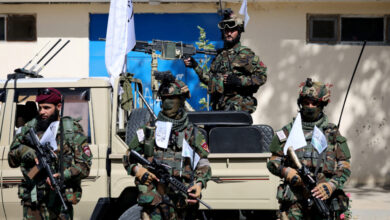 بينما يحتفل قادة طالبان بمرور خمس سنوات على توليهم السلطة في أفغانستان، مسؤول بالأمم المتحدة يحذر من أزمة حقوقية