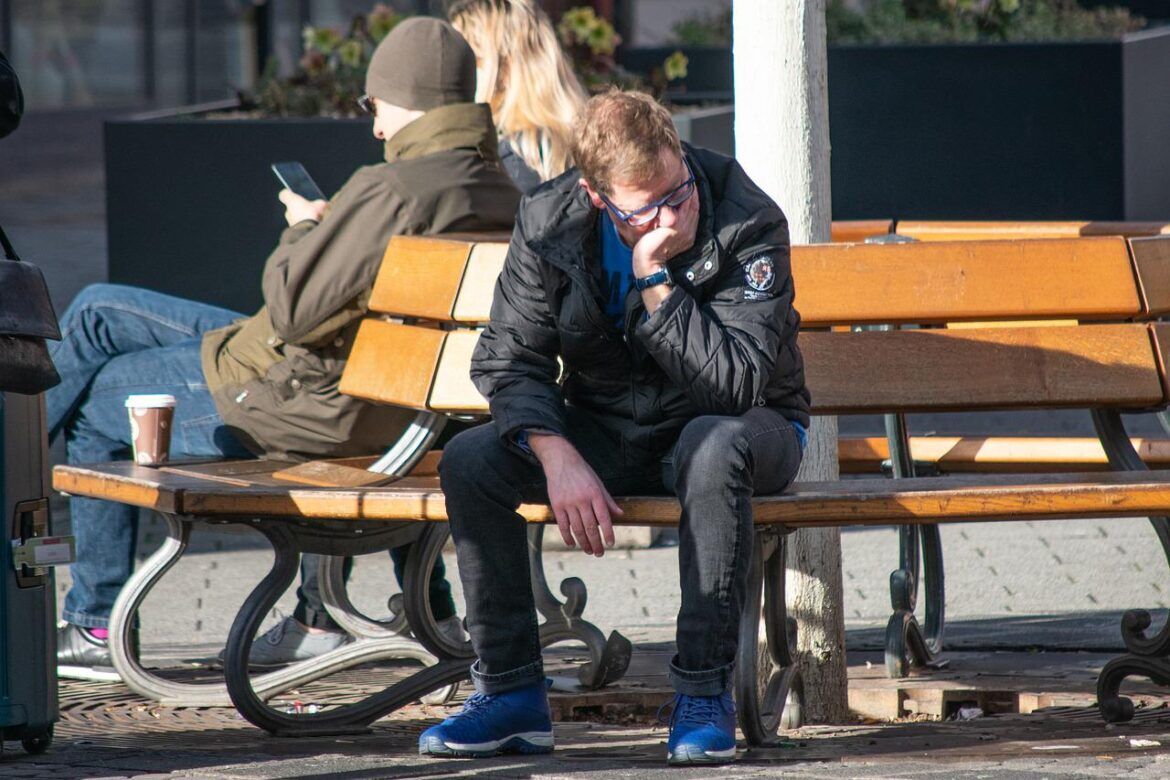 صورة مميزة: تراجع معدل البطالة في أمريكا.. لكن الخبراء يحذرون من “السبب الخاطئ”!