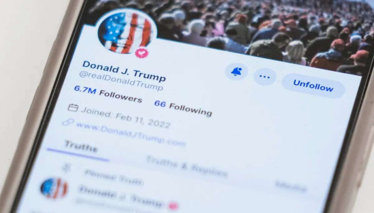 صورة مميزة: عشرة من عملاء Truth Social مقابل وصول مبكر إلى منشورات ترامب بقيمة 100000 دولار