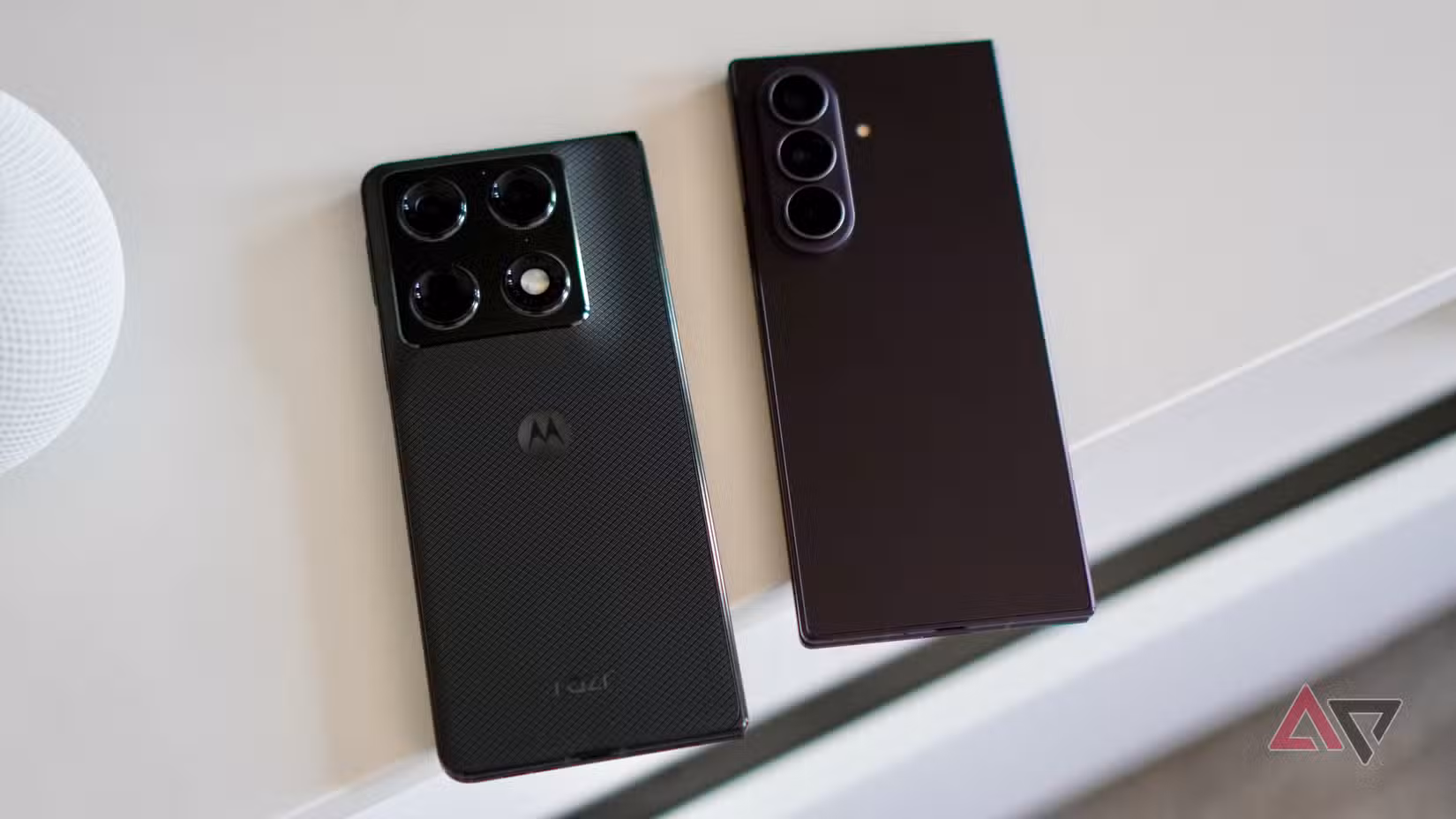 لقد اختبرت كاميرات Galaxy Z Fold 8 Ultra وRazr Fold في حدث Lego. وكان الفائز صدمة لقد اختبرت كاميرات Galaxy Z Fold 8 Ultra وRazr Fold في حدث Lego. وكان الفائز صدمة