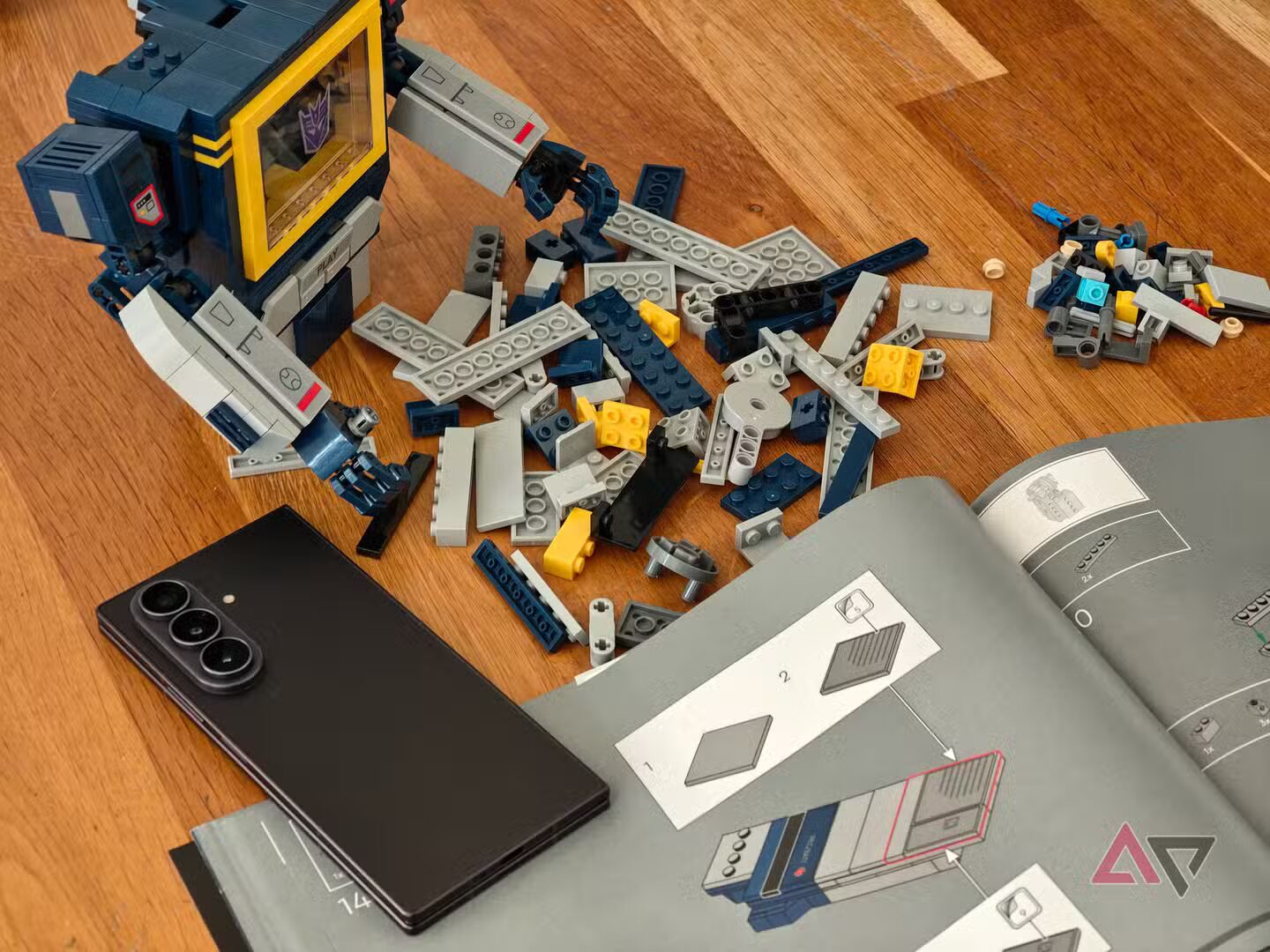 لقد اختبرت كاميرات Galaxy Z Fold 8 Ultra وRazr Fold في حدث Lego. وكان الفائز صدمة لقد اختبرت كاميرات Galaxy Z Fold 8 Ultra وRazr Fold في حدث Lego. وكان الفائز صدمة