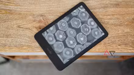 صورة مميزة: لقد قمت بإيقاف تشغيل Wi-Fi على جهاز Kindle Paperwhite الخاص بي؛ لقد حول روتين القراءة الخاص بي تمامًا
