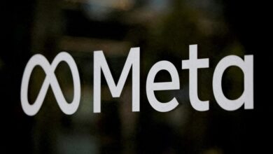 لماذا تدعي الدول أن Meta صممت ميزات إدمانية للأطفال