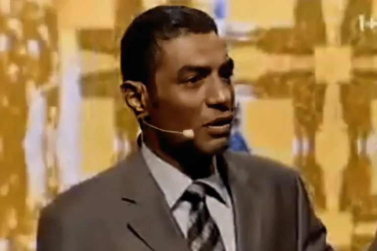 من رسائل الغربة إلى قصائد غزة.. محطات في حياة الشاعر أحمد بخيت | ثقافة