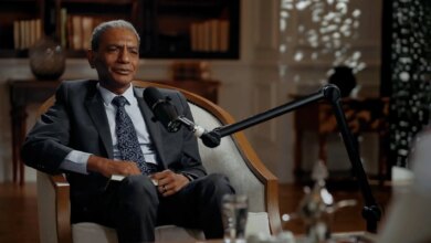 من رسائل الغربة إلى قصائد غزة.. محطات في حياة الشاعر أحمد بخيت | ثقافة من رسائل الغربة إلى قصائد غزة.. محطات في حياة الشاعر أحمد بخيت | ثقافة