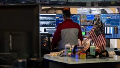 «وول ستريت» قرب مستوياتها القياسية مع استمرار تقلبات أسعار النفط