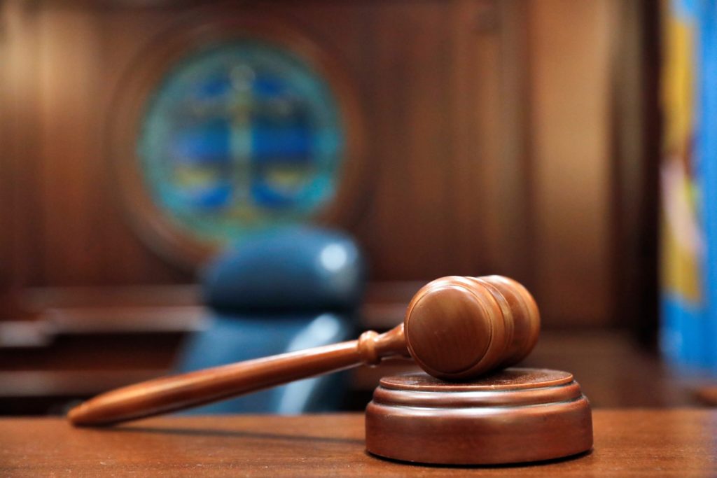 يصف القضاة الفيدراليون التهديدات العنيفة وسط “الهجمات اللاإنسانية” من القادة السياسيين