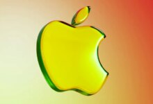 يقال إن إعادة تصميم iPhone للذكرى العشرين لشركة Apple لا تزال تسير على الطريق الصحيح