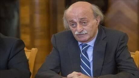 جنبلاط يطالب حزب الله بالحوار مع الحكومة اللبنانية ويحدد “ثغرة خطيرة” في اتفاق الإطار مع إسرائيل