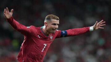 شاهد.. هدف رونالدو الملغي بعد العودة للـ”VAR” وفرص ضائعة بالجملة