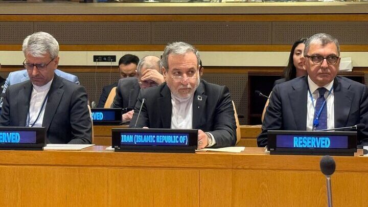 عراقجي: مقاومة الشعب الإيراني واقتدار القوات المسلحة أفشلا أهداف المعتدين ويؤكد ضرورة تعزيز التعاون الإقليمي