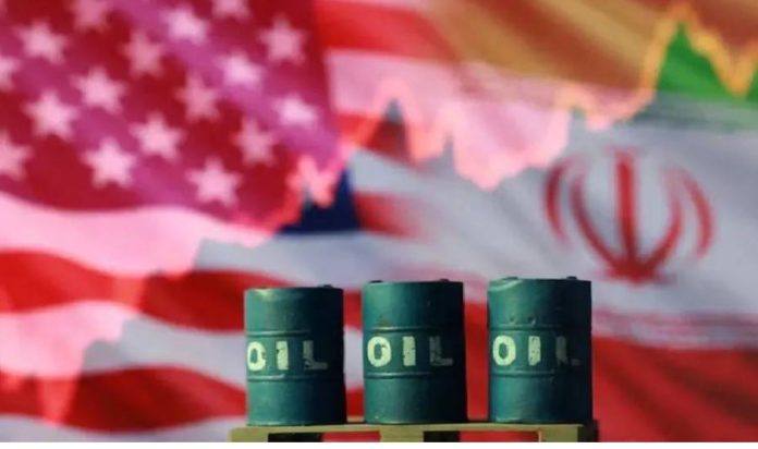 بعد الضربات الأميركية على إيران... النفط يقفز 4%