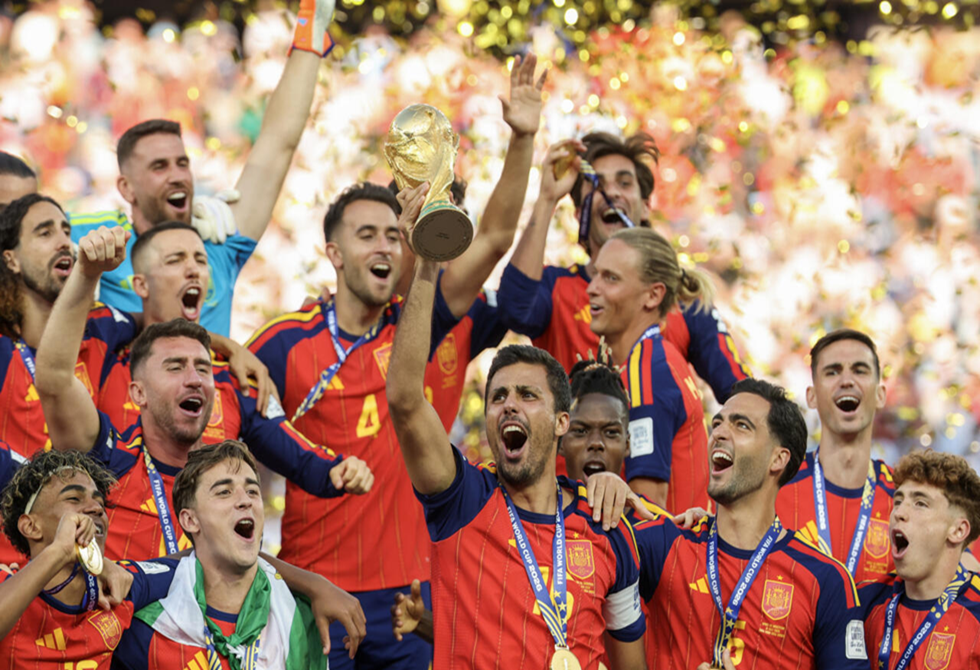 بعد التتويج بكأس العالم.. لاعب منتخب إسبانيا يعلن اعتزاله اللعب دوليا