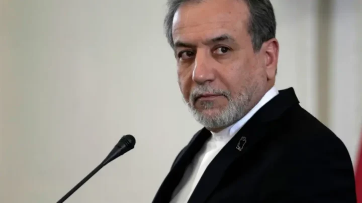 عراقجي: طهران تنتظر نقل الوسطاء الرد الأميركي الرسمي على مقترح إعادة فتح مضيق هرمز