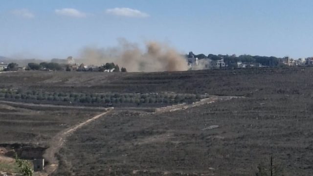 قصف مدفعي لأطراف زوطر الشرقية وميفدون ونجاة مسعفين من غارة على مبنى تجاري بطريق ميفدون-شوكين