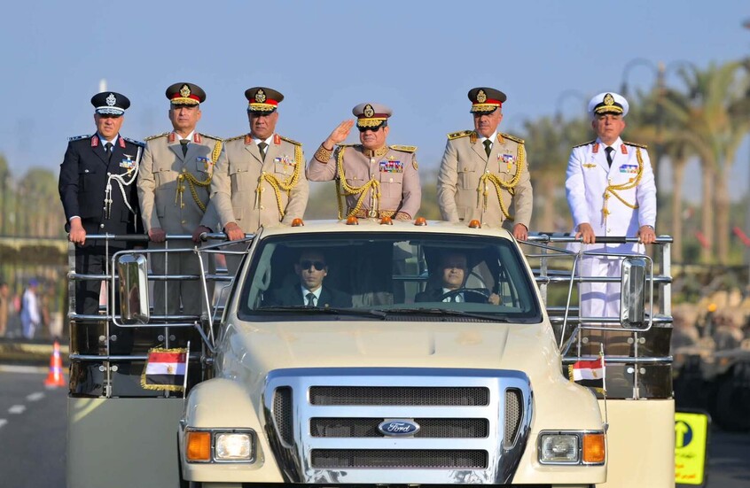 التفويض لوزير الدفاع لا يعني إعلان الحرب.. مسؤول عسكري مصري سابق يوضح قرار السيسي بشأن التعبئة العامة