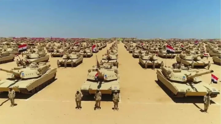 القوة العسكرية المصرية بالأرقام: أكثر من 1.2 مليون فرد ونحو 3,620 دبابة و54,694 مركبة