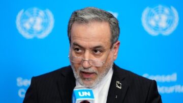 طهران تنفي إبداء أي مرونة بشأن الملف النووي