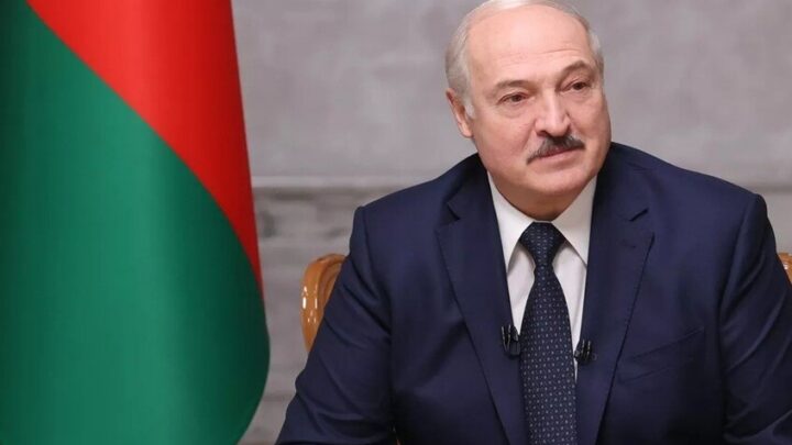 ذا أتلانتيك: ترامب يؤيد مبادرة لتخفيف العقوبات عن روسيا
