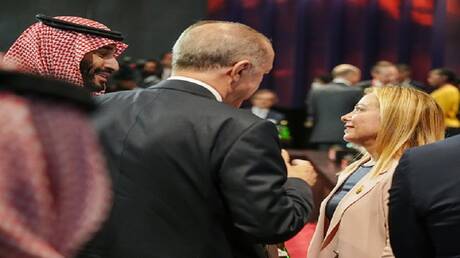 ميلوني وبن سلمان يبحثان خفض التصعيد وضمان حرية الملاحة في مضيقي هرمز وباب المندب
