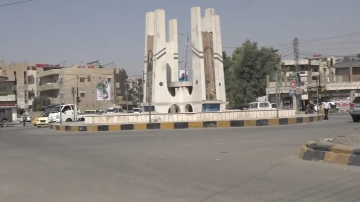 السوريون يواجهون غلاء المعيشة بالتقشف والبابور وملابس البالة