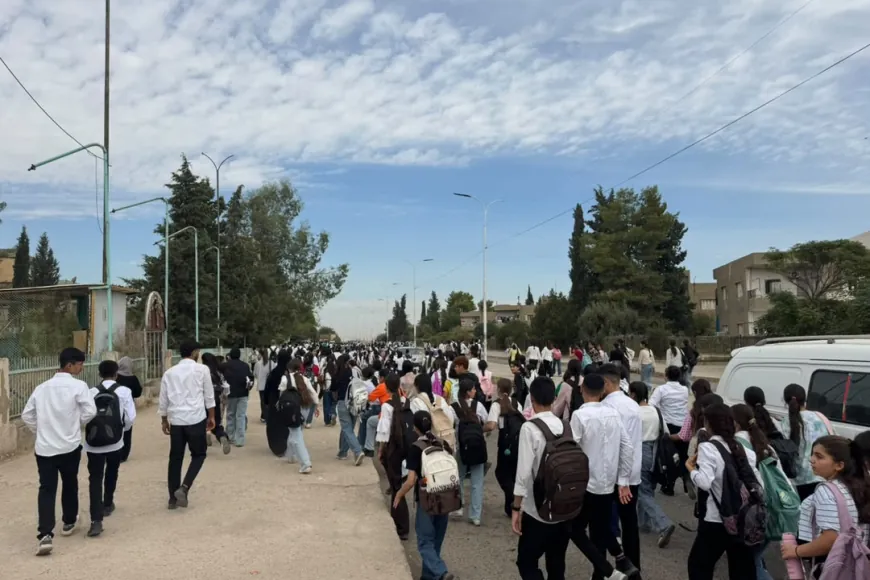 طلبة مدرسة في رميلان يحتجون على التعامل مع اللغة الكردية ويطالبون بمحاسبة المدير والمعلمات