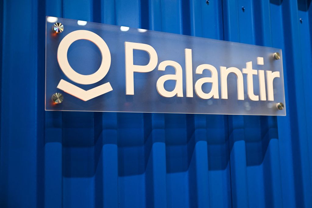الجيش الأمريكي يمنح 192 مليون دولار لشركة Palantir وAnduril لإنتاج