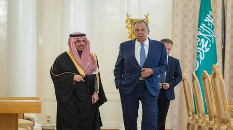 من هرمز إلى باب المندب.. لماذا تراهن الرياض على موسكو لاحتواء التصعيد؟ من هرمز إلى باب المندب.. لماذا تراهن الرياض على موسكو لاحتواء التصعيد؟