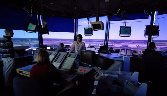 Hundreds of air traffic controllers come out against FAA and NATCA