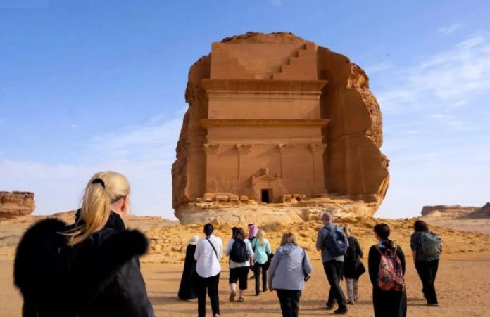 توقعات بإسهام السياحة الخليجية بنحو 365.7 مليار دولار في الناتج المحلي بحلول 2035