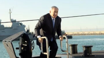 كتاب يكشف أن نتنياهو أجاز سراً صفقة غواصات لمصر وكلف الموساد بإحباطها
