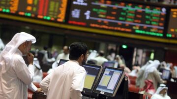 بورصات الخليج تتراجع والنفط يهبط 2.5% وسط ترقب المسار الدبلوماسي بين واشنطن وطهران