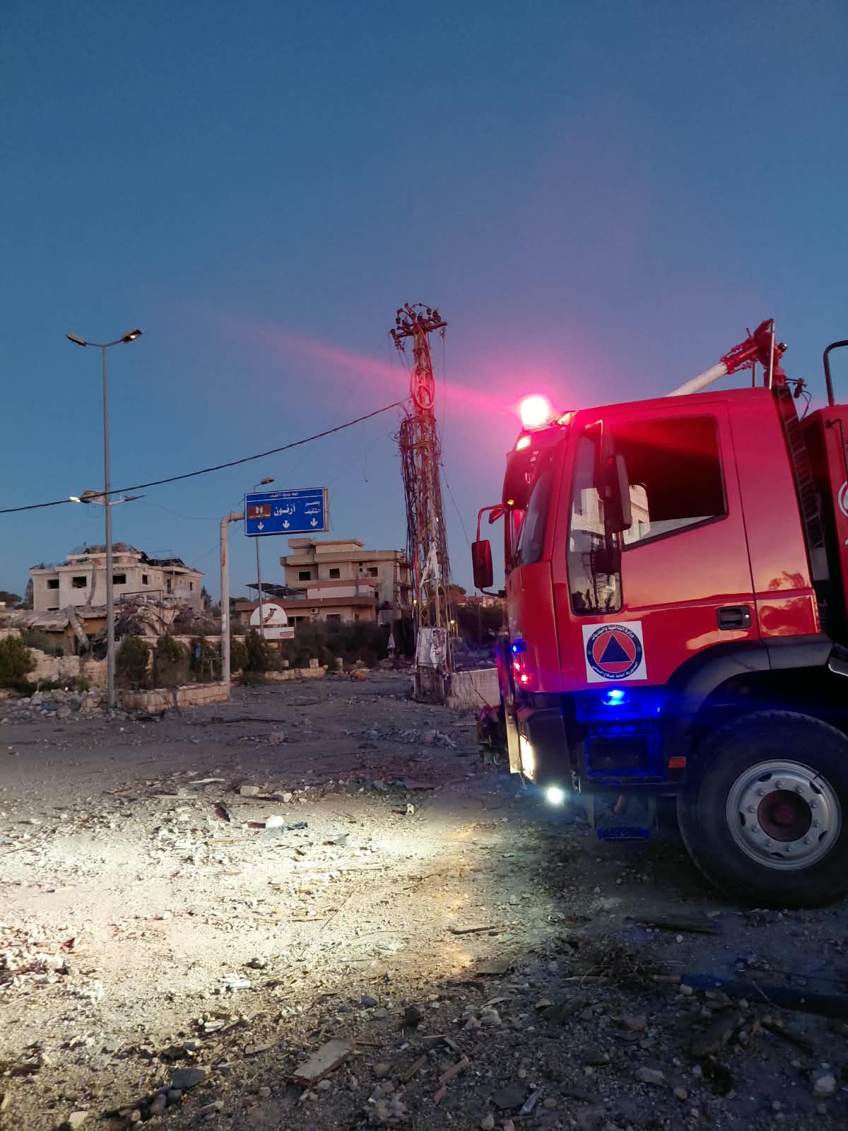 إخماد حريق داخل حفّارة في كفرتبنيت – قضاء النبطية
