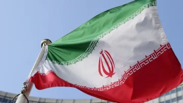 إيران مُحذرة: لدينا معلومات باستعداد الولايات المتحدة شن هجوم كبير علينا