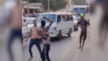 الأمن المصري يكشف تفاصيل مشاجرة بالسلاح الأبيض في فيديو بوسط الشارع