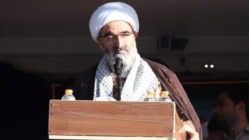 الإمام جمعة سمنان: اليوم يقف شهداء النظام الإسلامي في وجه العدو كالأساس المتين