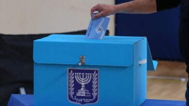 الانتخابات الإسرائيلية تدخل مرحلة الحسم.. تحالف بينت-لابيد وصعود أيزنكوت يربكان حسابات نتنياهو