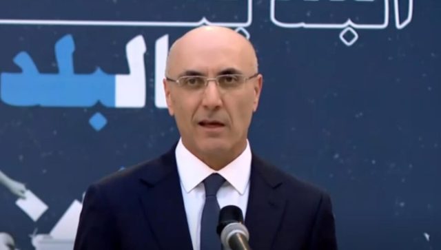 الوزير الحجار يبحث تسريع معاملات المواطنين وتعزيز جهوزية الدفاع المدني