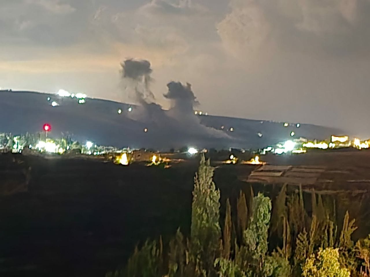 غارتان إسرائيليتان على المنصوري بثلاث صواريخ
