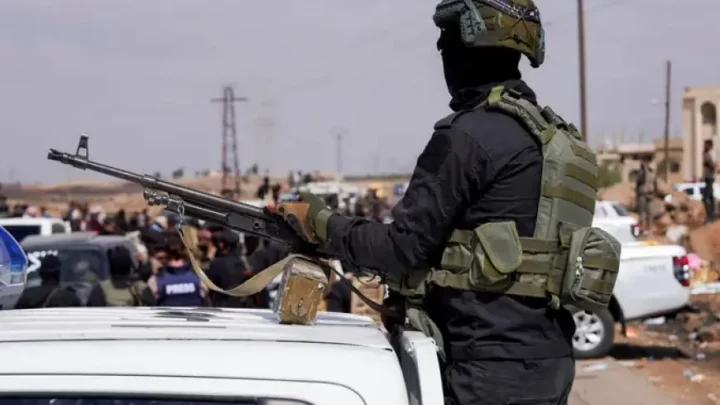 قوى الأمن الداخلي تداهم منازل بريف درعا وتعتقل 3 أشخاص