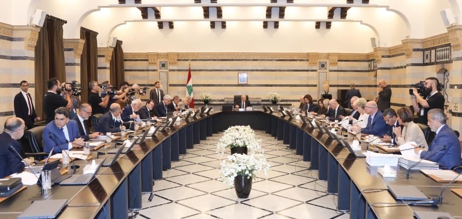 مجلس الوزراء يقر مرسوم زيادة بدل النقل الى ٥ ليترات بنزين عن كل يوم عمل وتأجيل البت بضريبة ال٣٠٠ ألف على البنزين