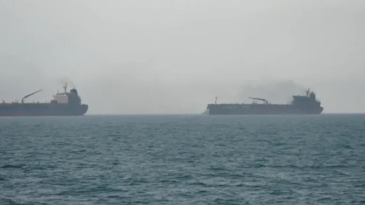 العراق ينقل مليوني برميل من النفط الخام إلى خارج مضيق هرمز