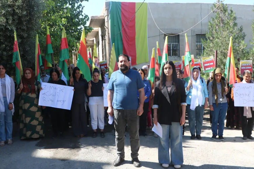 PYD يؤكد أن تقليص تدريس الكردية تهميش لحق أبناء الشعب الكردي في تعلم لغتهم الأم - صورة مميزة PYD يؤكد أن تقليص تدريس الكردية تهميش لحق أبناء الشعب الكردي في تعلم لغتهم الأم