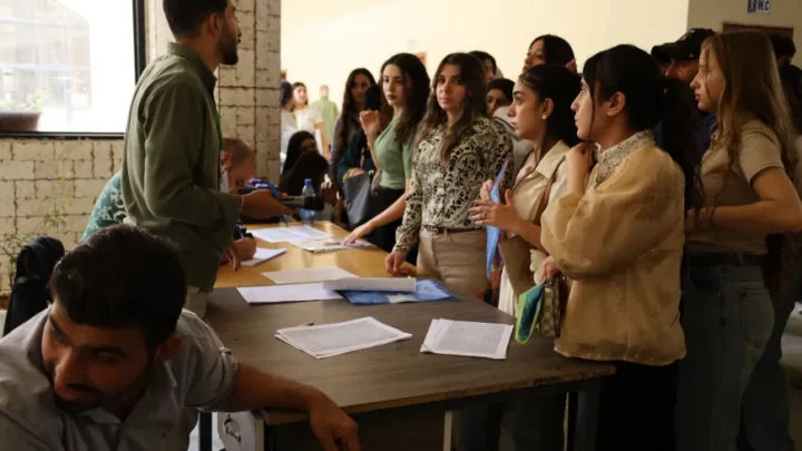 إقبال لافت من طلبة الجزيرة على التسجيل في المفاضلة العامة بجامعة روج آفا